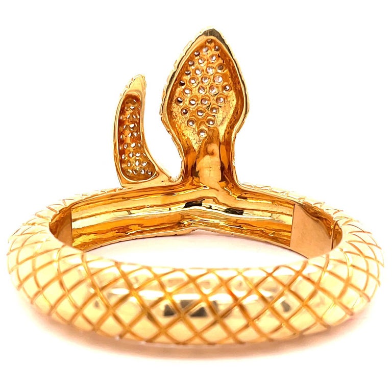 Women's or Men's Vintage French Diamond 18 Karat Gold Snake Bracelet For Sale