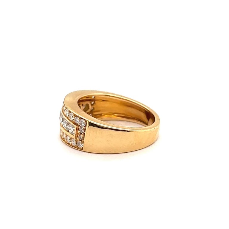 Vintage French Diamond 18 Karat Yellow Gold Band Ring For Sale at 1stDibs