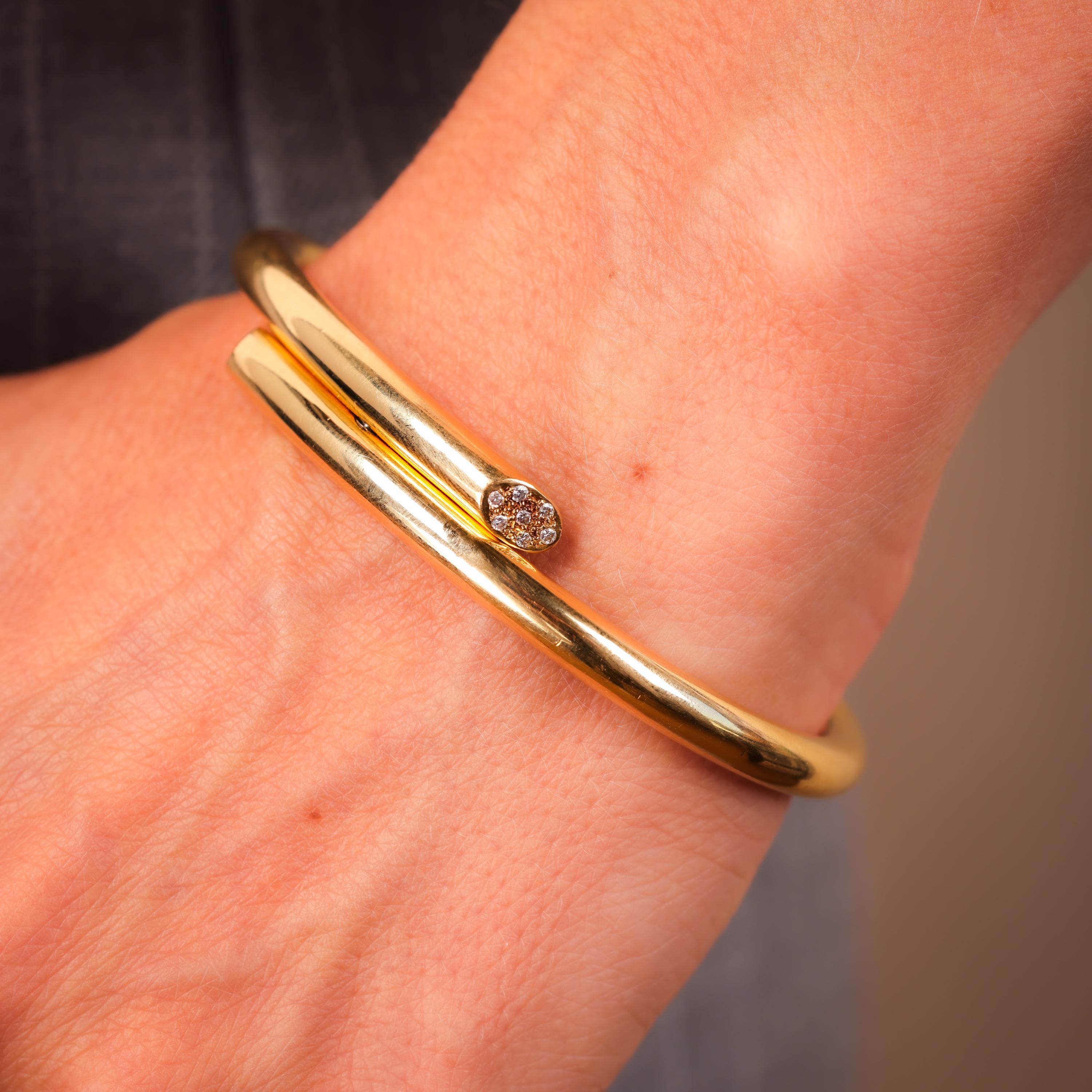 Französischer Vintage-Armreif aus 18 Karat Gelbgold und Silber mit Diamanten im Zustand „Hervorragend“ in Beverly Hills, CA