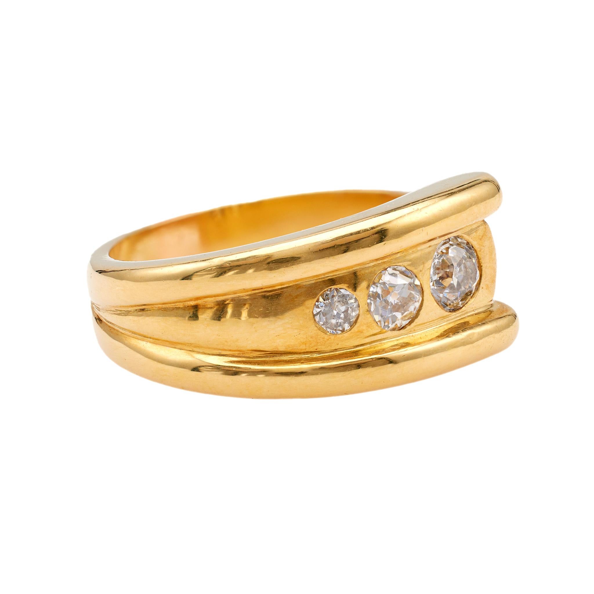 Women's or Men's Vintage French Diamond 18k Yellow Gold Ring For Sale