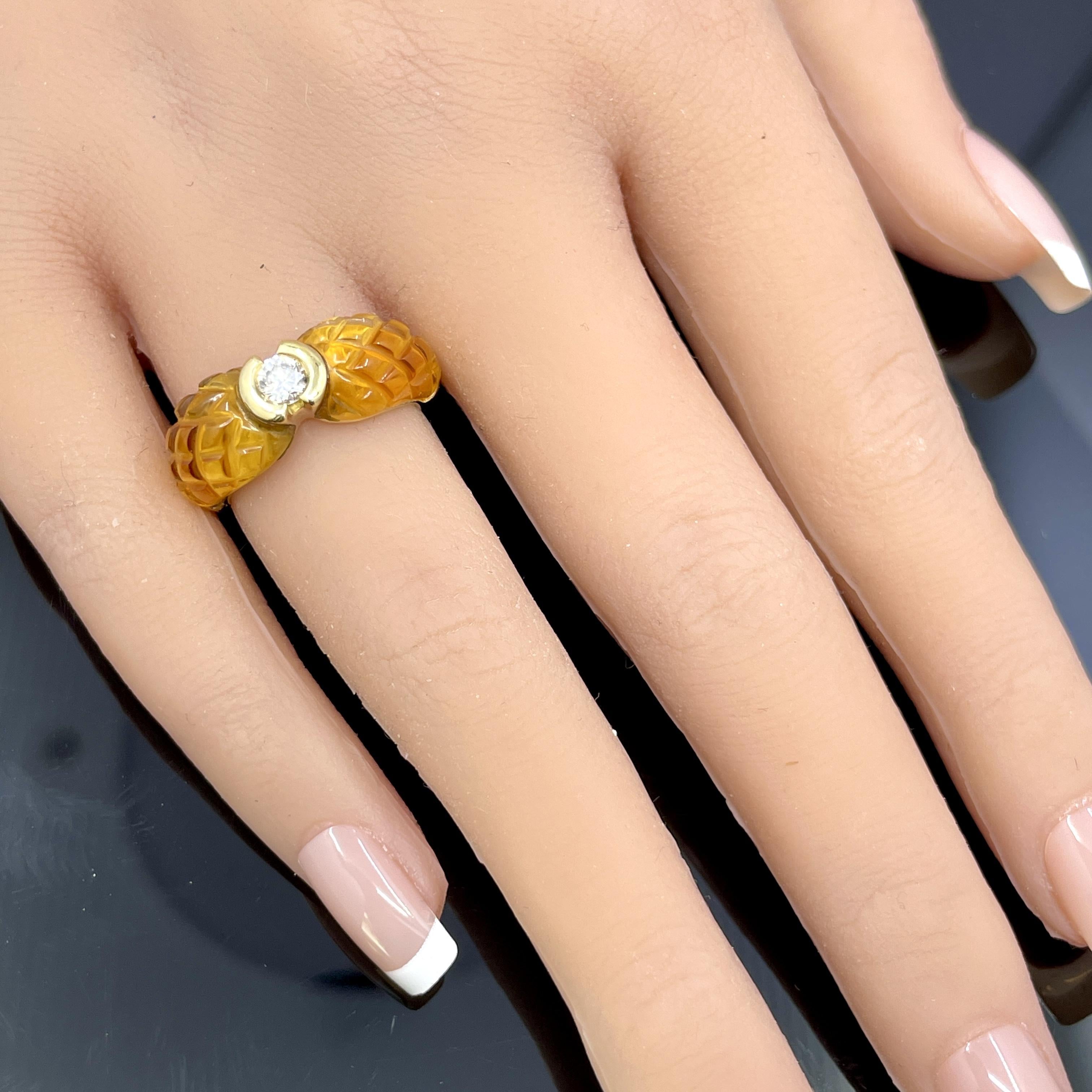 Anello francese vintage con diamante e citrino intagliato in oro giallo 18 carati in vendita 2