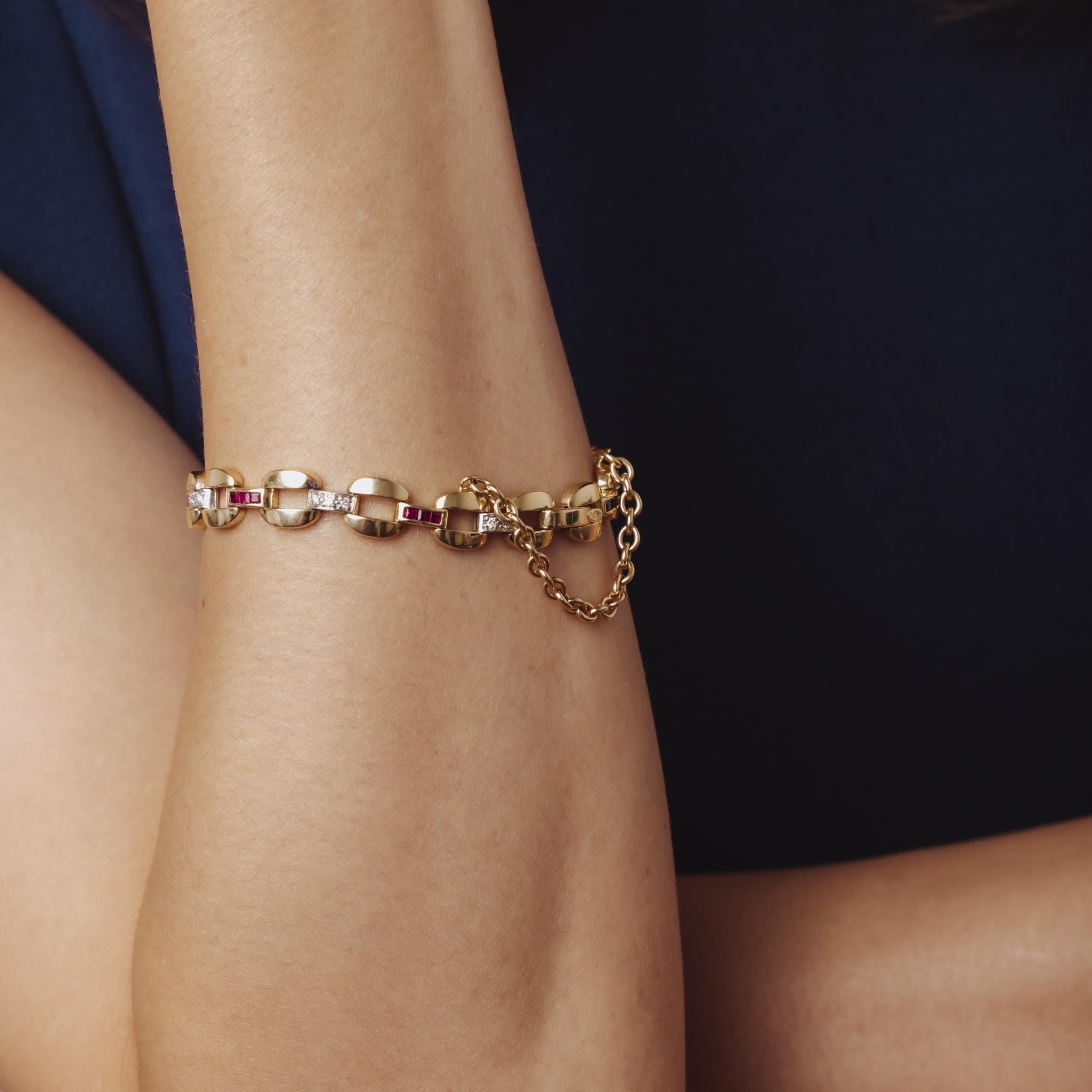 Bracelet vintage français en or jaune 18k diamant rubis Pour femmes en vente