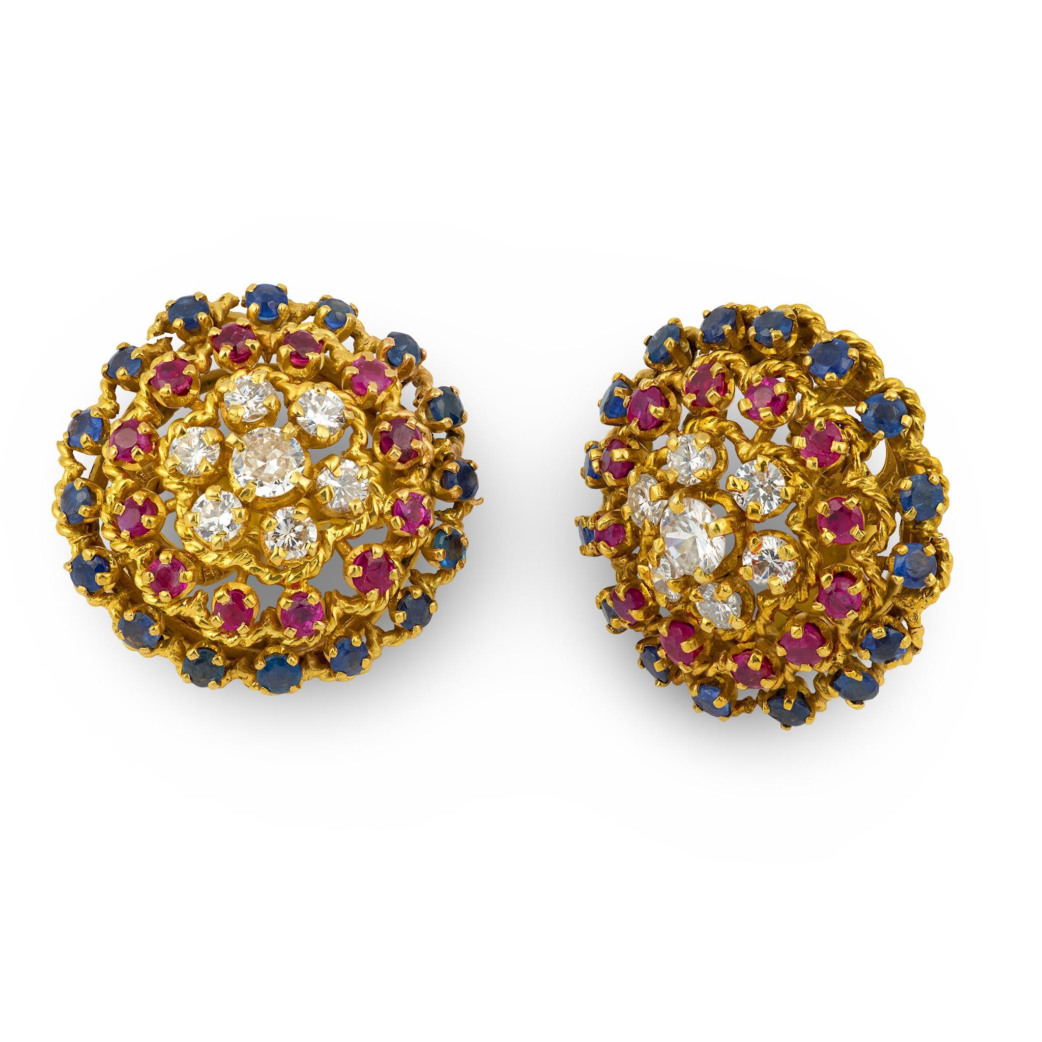 Vintage Französisch Diamant Saphir Rubin 18k Gelbgold Clip auf Ohrringe (Brillantschliff) im Angebot