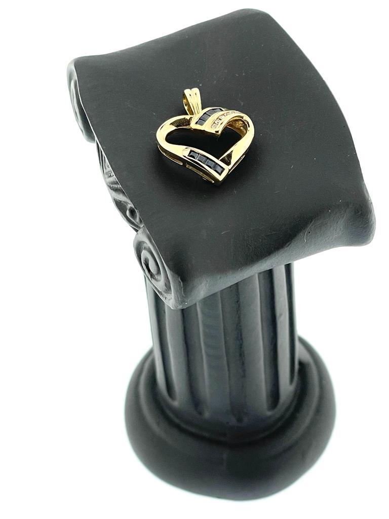 Vintage French Diamanten und Saphire Herz Anhänger Gelbgold (Gemischter Schliff) im Angebot