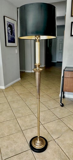 Lámpara de pie vintage francesa de latón macizo y mármol estilo Directoire