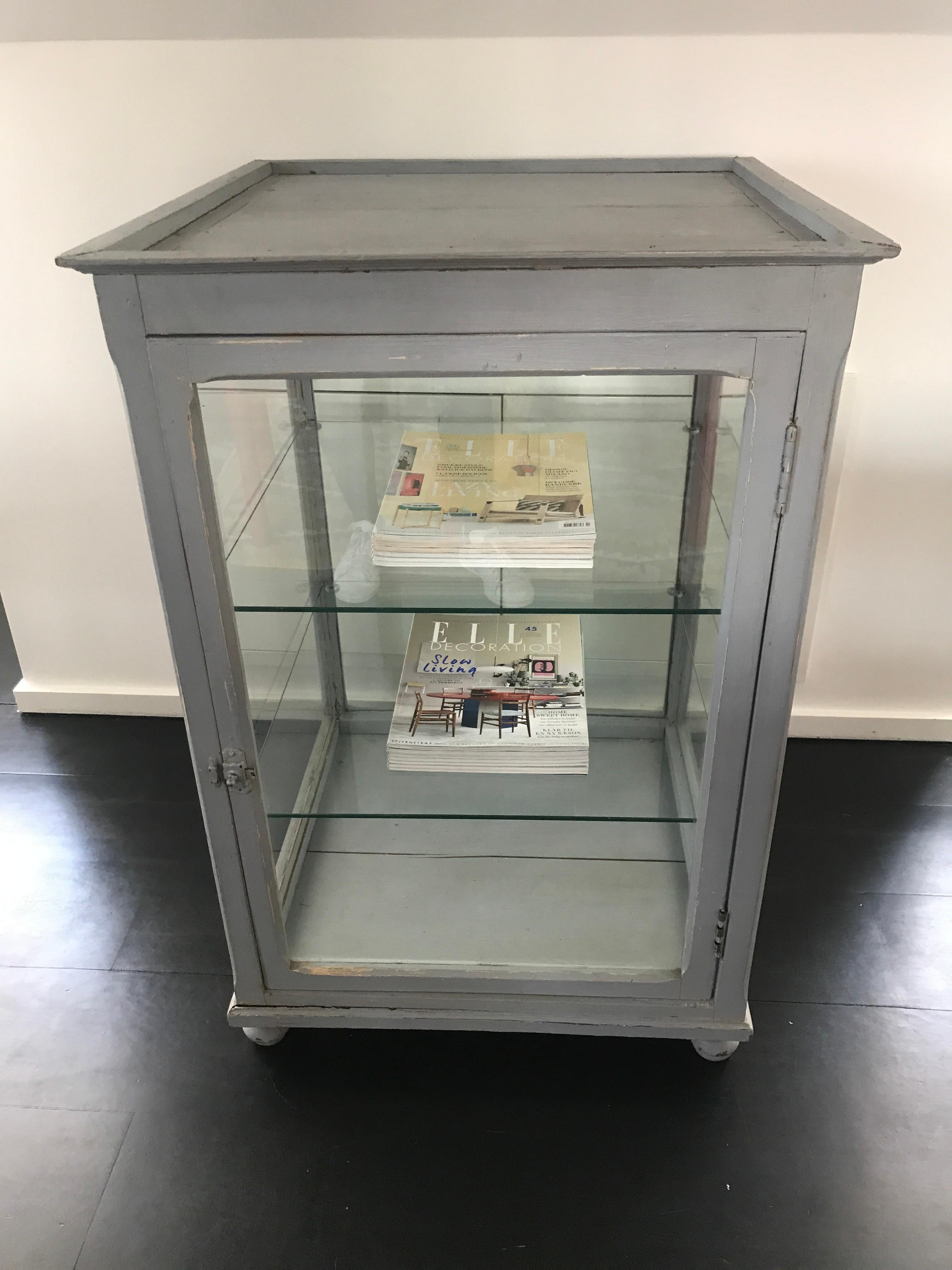 Vintage French Display Cabinet 1