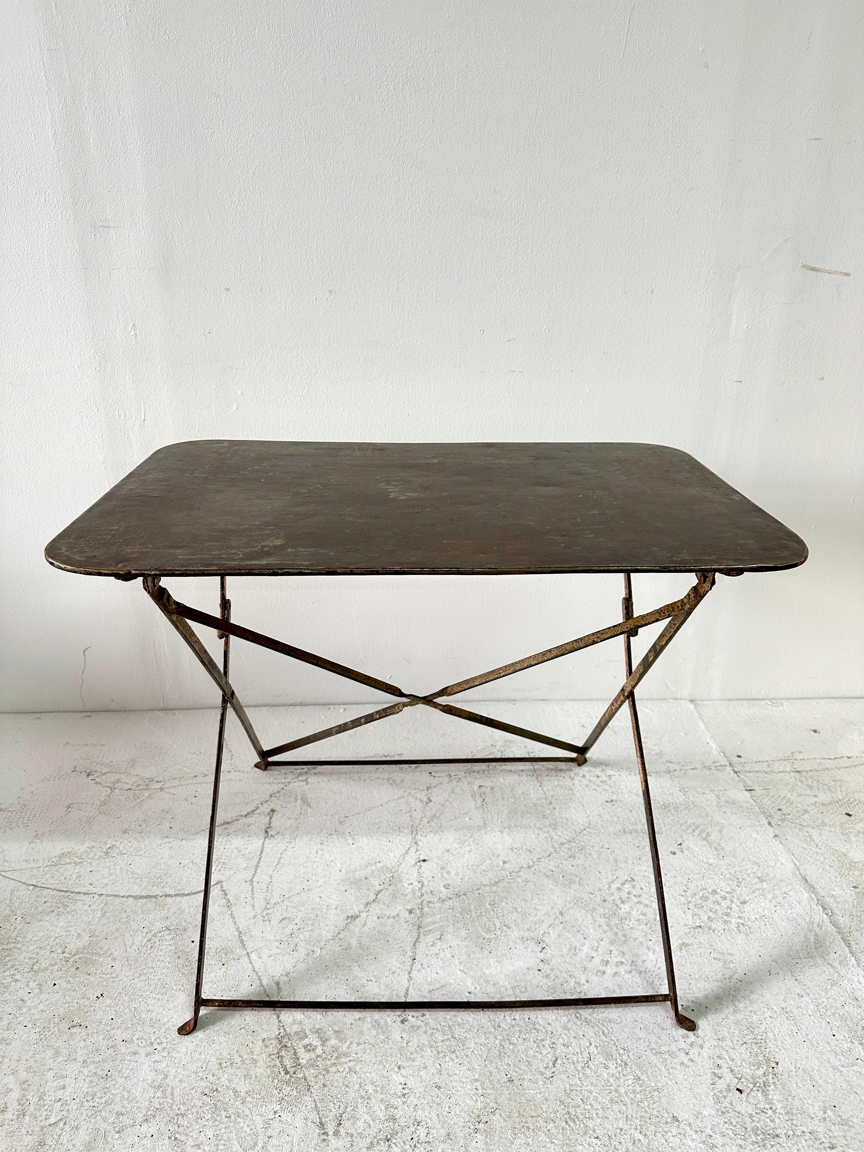 Vintage French Distressed Metal Folding Bistro Table For Sale 5