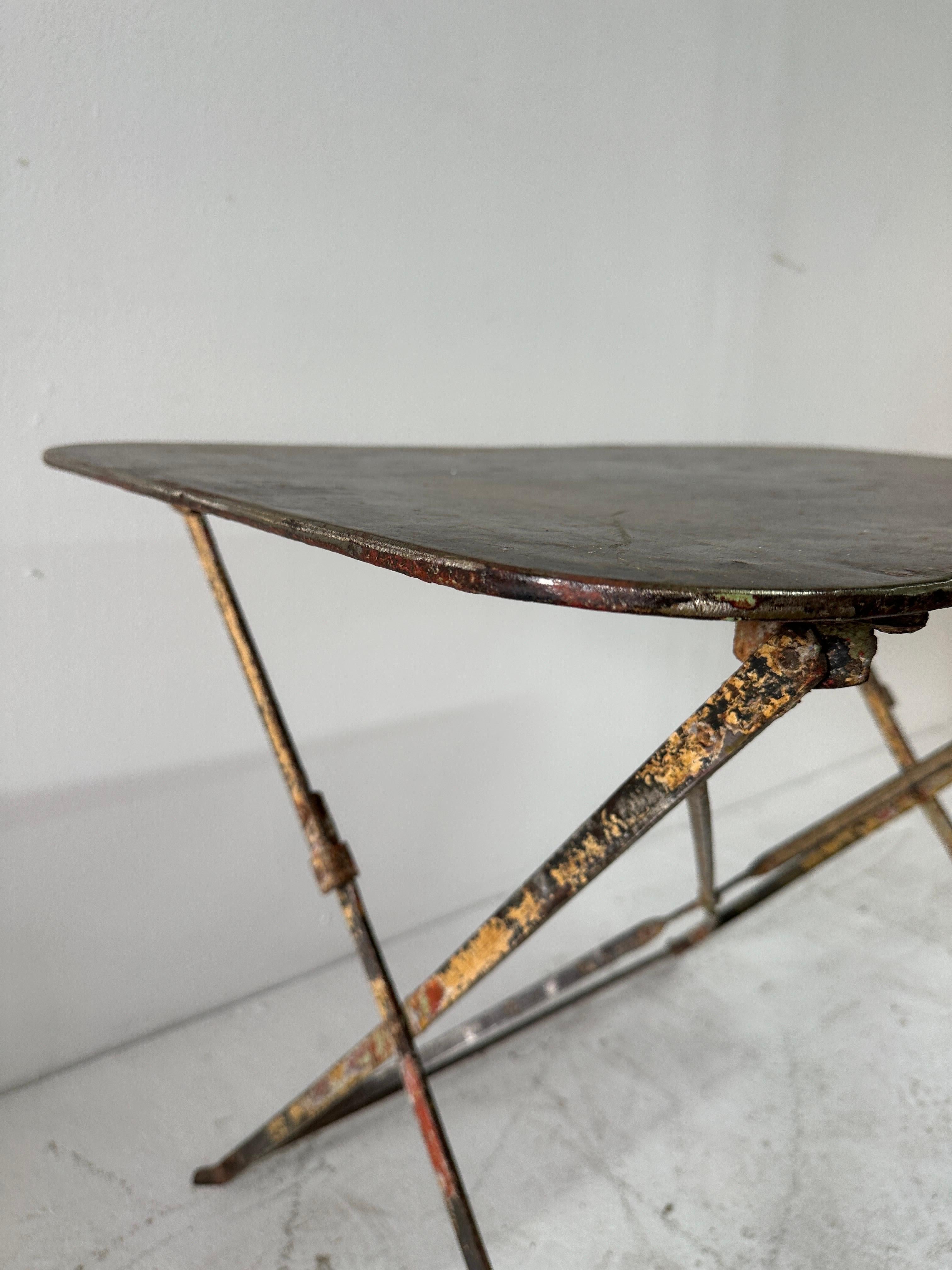 Vintage French Distressed Metal Folding Bistro Table For Sale 1