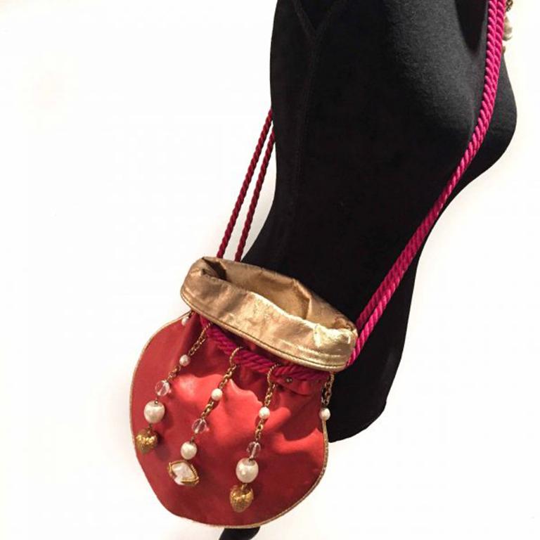 Französische Dominique Aurientis Seltene Designer-Kreuzbody-Tasche mit Juwelen 1980er im Zustand „Gut“ im Angebot in Wilmslow, GB
