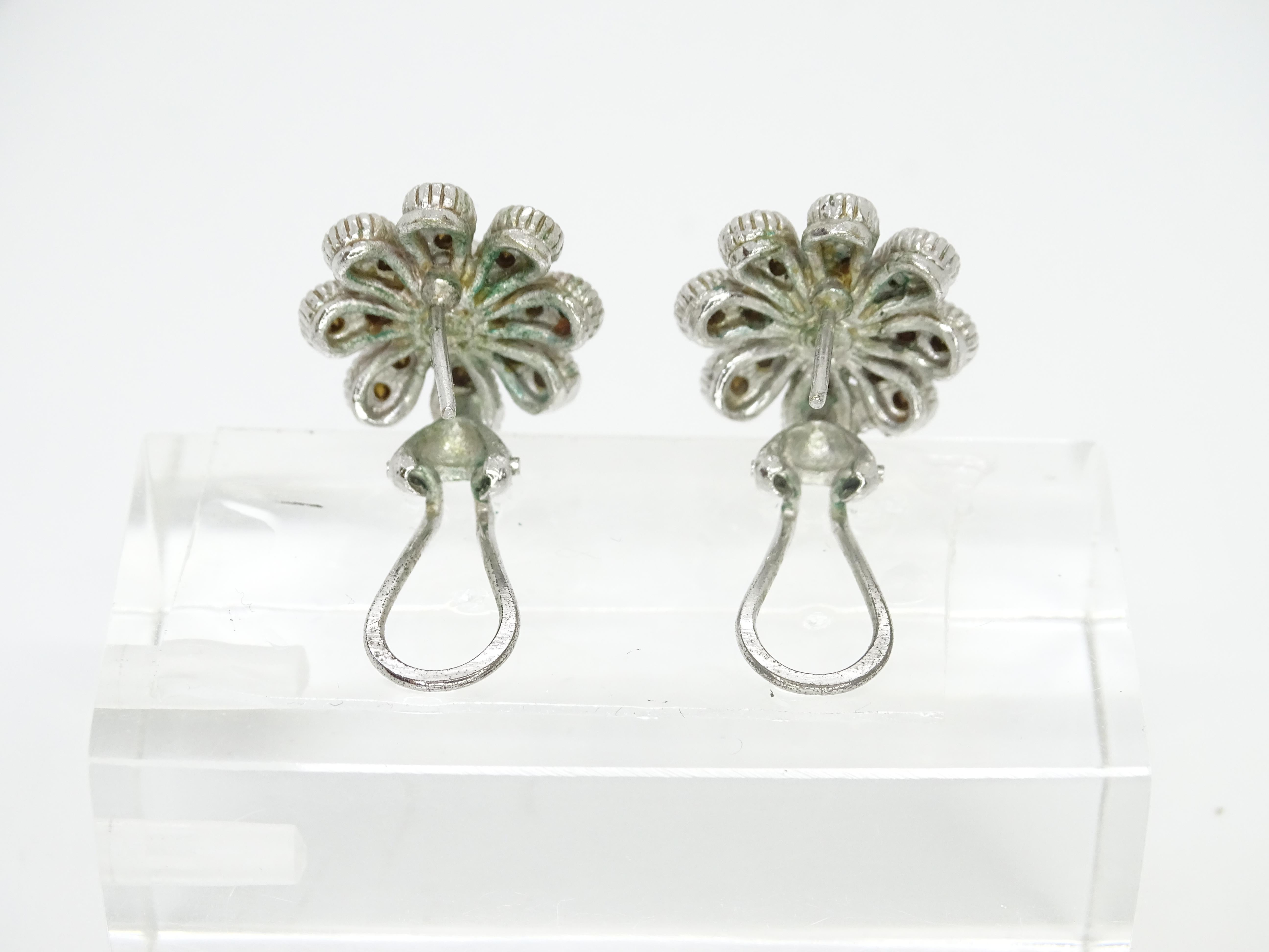 Vintage French earrings in the shape of Daisies, zircons, pearls For Sale 10