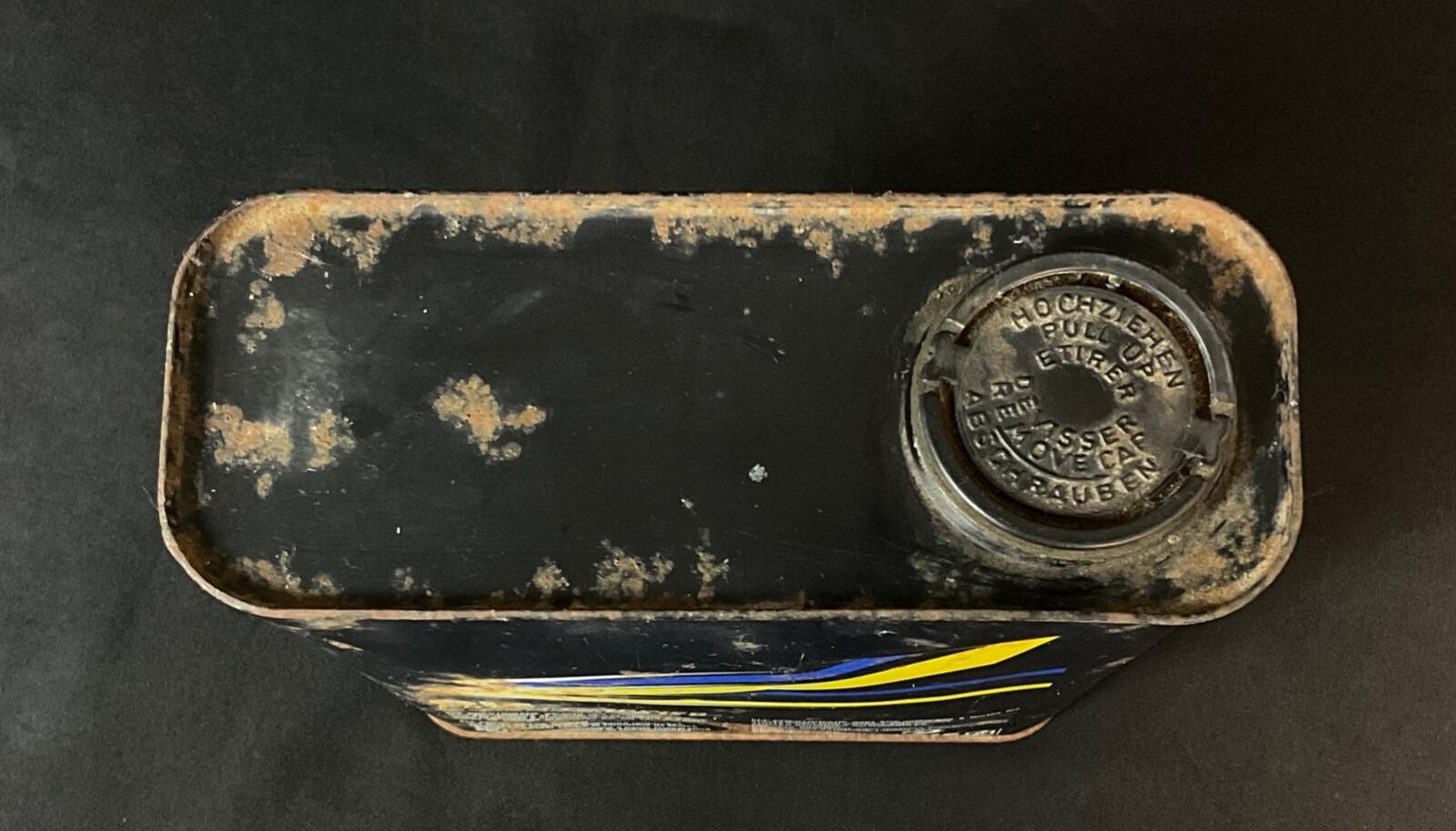 Vintage French ELF 20W50 Prestigrade Oil Can, Circa 1970s - 2Y598 For Sale 4