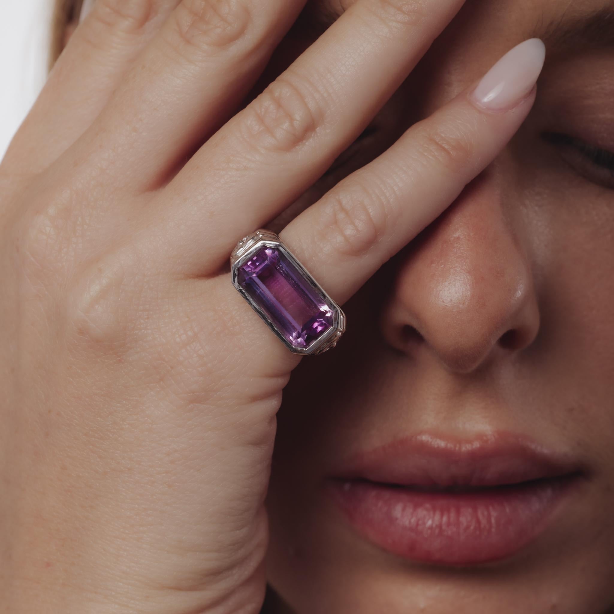 Vintage French Smaragdschliff Amethyst-Diamant 18k Weißgold-Cocktailring im Zustand „Gut“ im Angebot in Beverly Hills, CA