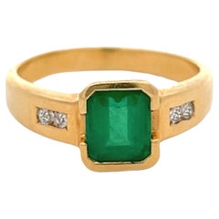 Vintage French Emerald Diamond 18 Karat Yellow Gold Bezel Set Ring