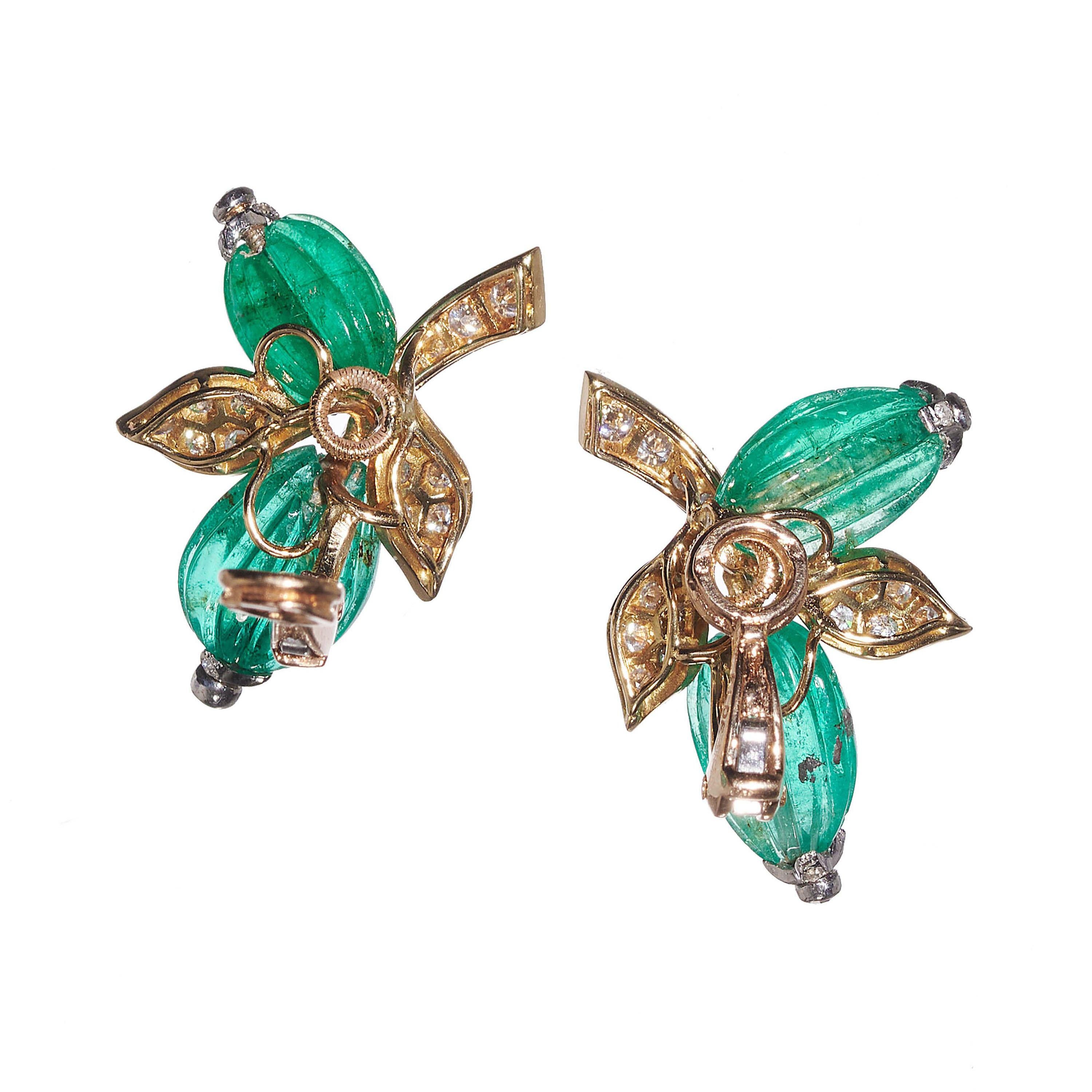 Vintage French Emerald Diamond and Gold Clip-on Earrings by André Vassort, Circa In Good Condition For Sale In London, GB