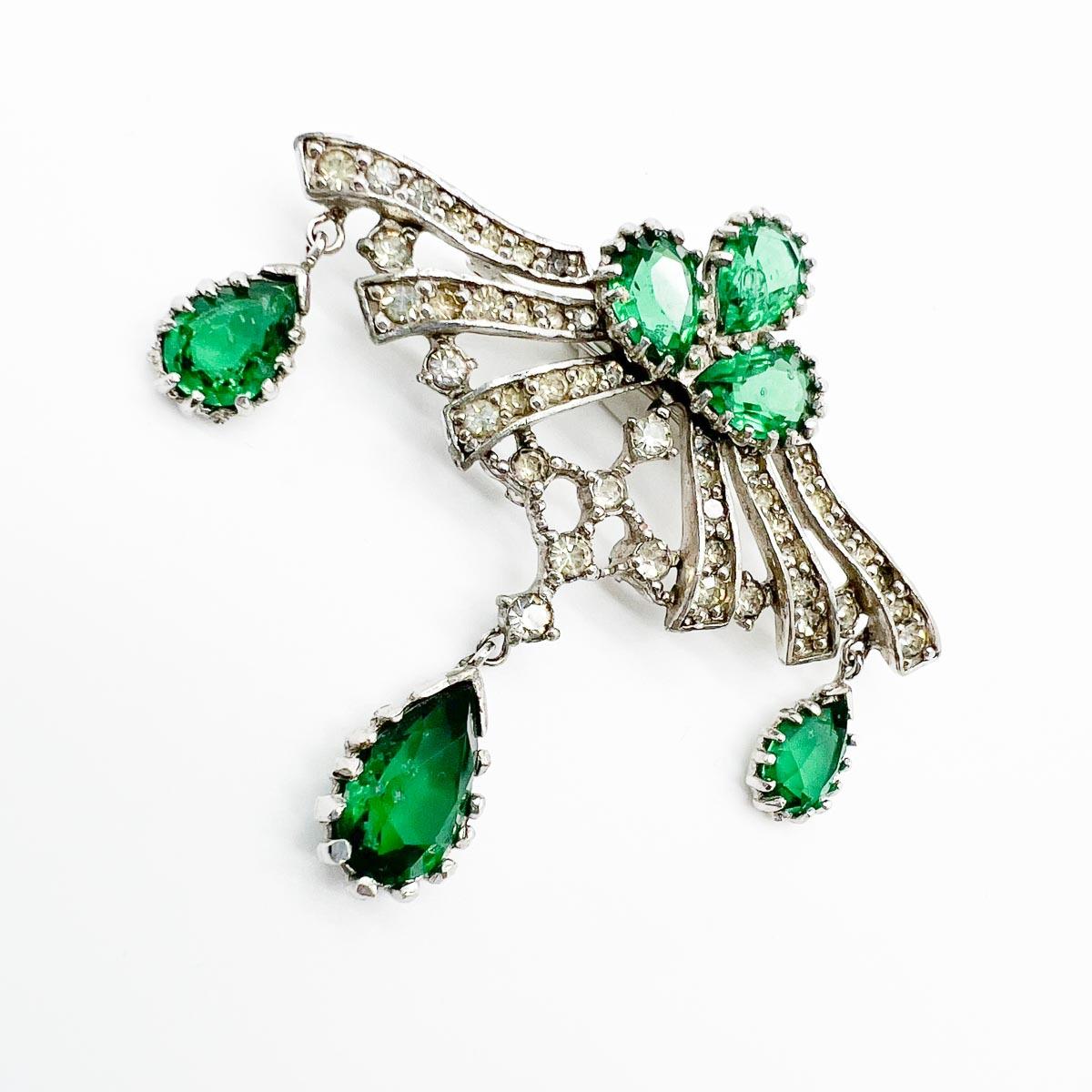 Women's or Men's Vintage French Emerald Paste Droplet Brooch 1940s For Sale