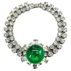 Bracciale francese d'epoca in vetro colato color smeraldo, anni '40