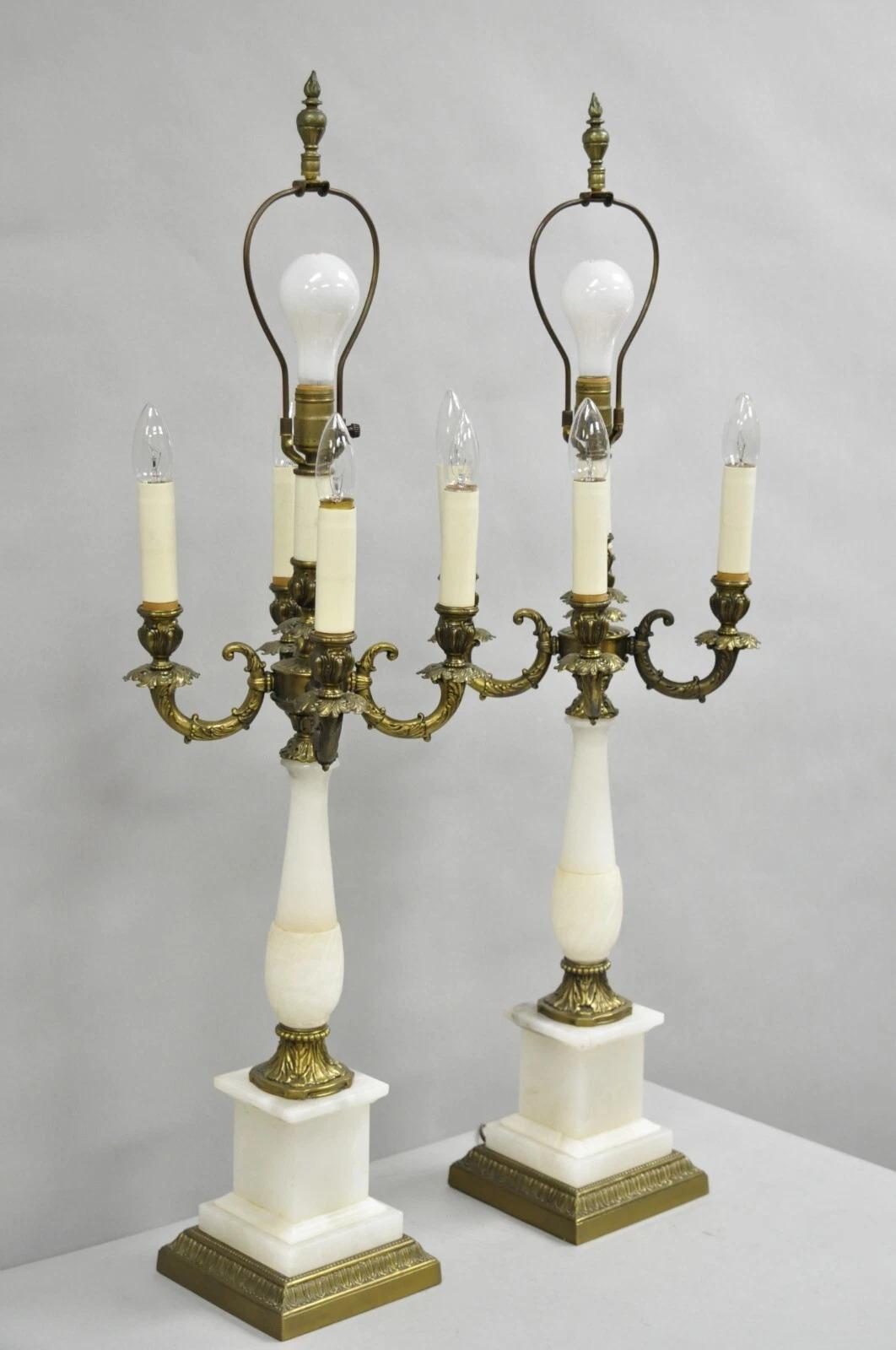 Lampada da tavolo a candelabro in metallo e ottone con colonna in alabastro dell'Impero francese d'epoca - coppia in vendita 4
