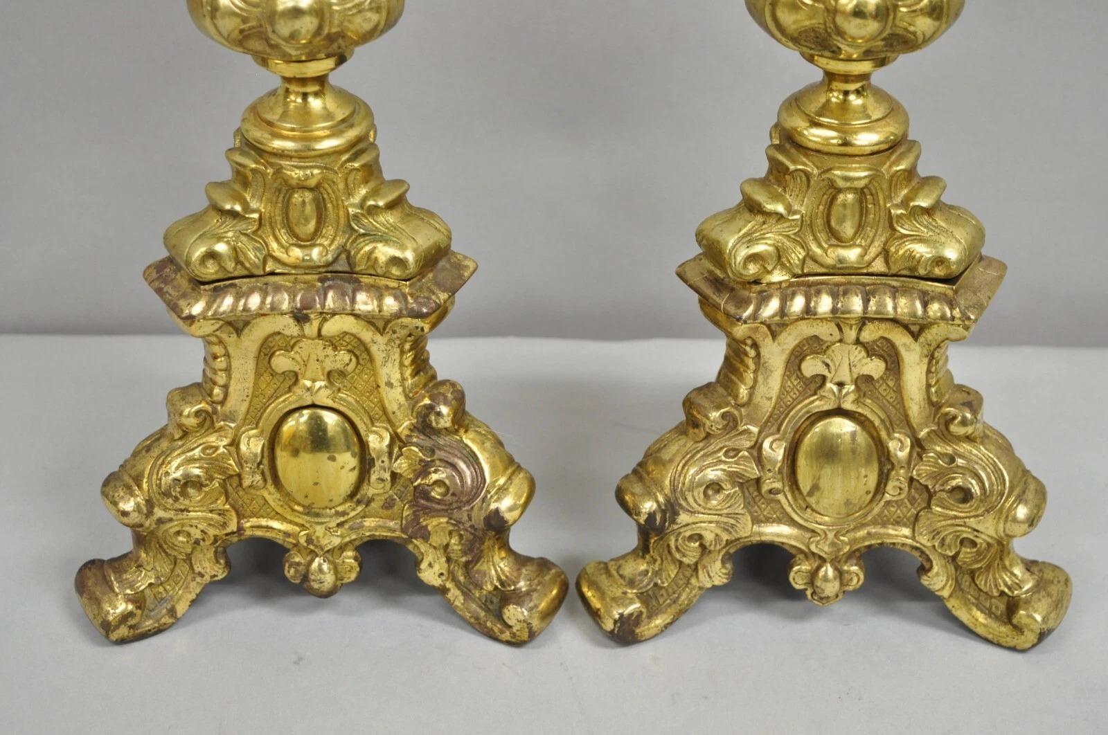 20ième siècle Paire de lampes de table en laiton orné Empire baroque français vintage en vente