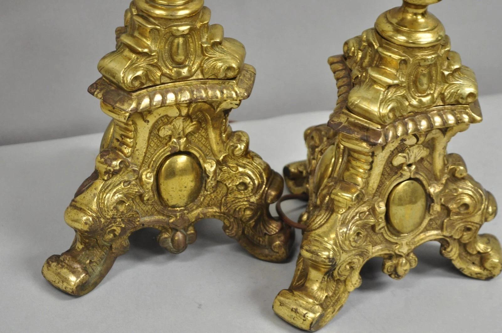 Paire de lampes de table en laiton orné Empire baroque français vintage en vente 1