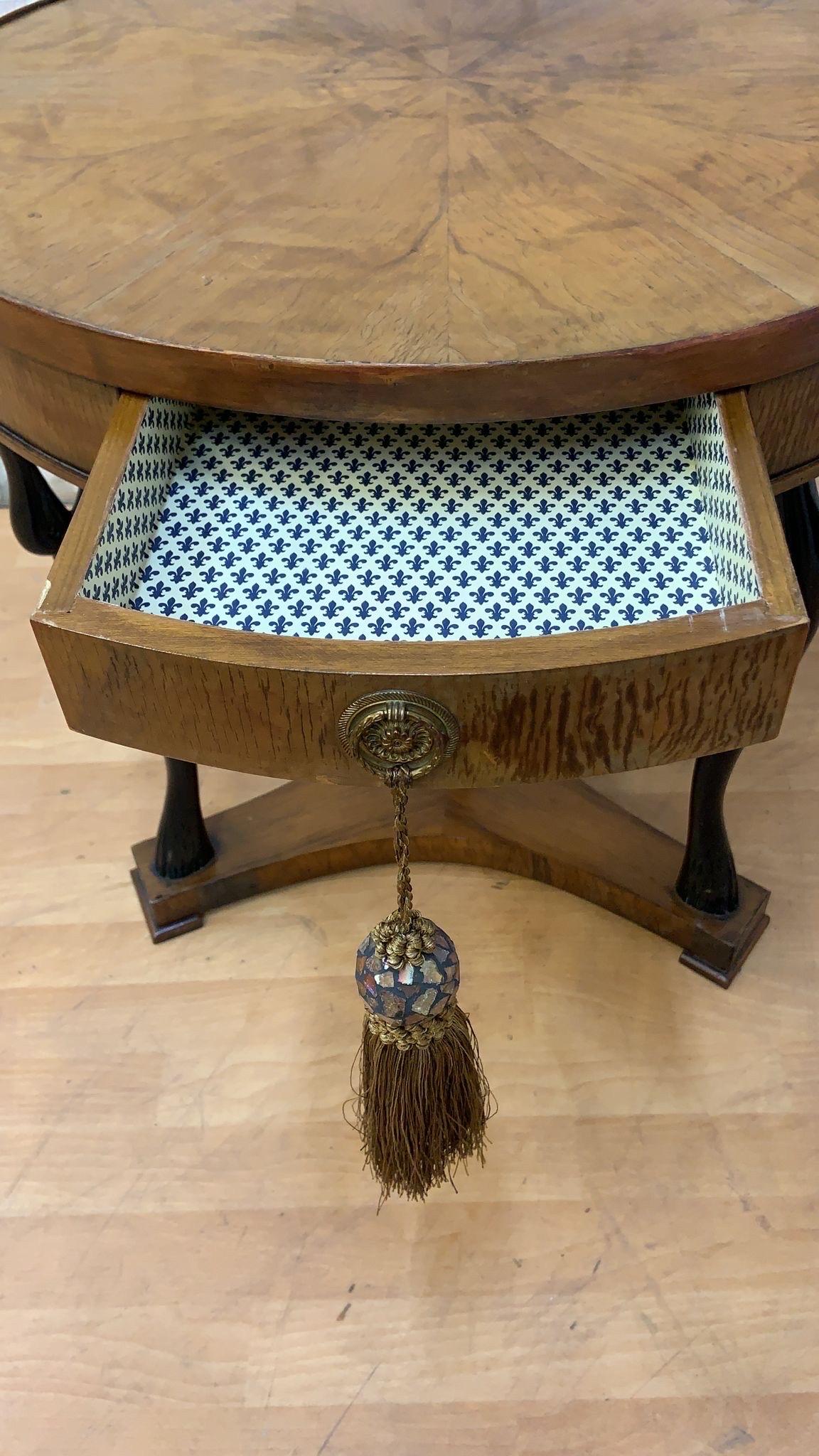 Vintage French Empire Biedermeier Style Inlaid Parquet Sunburst Round Side In Good Condition In Chicago, IL
