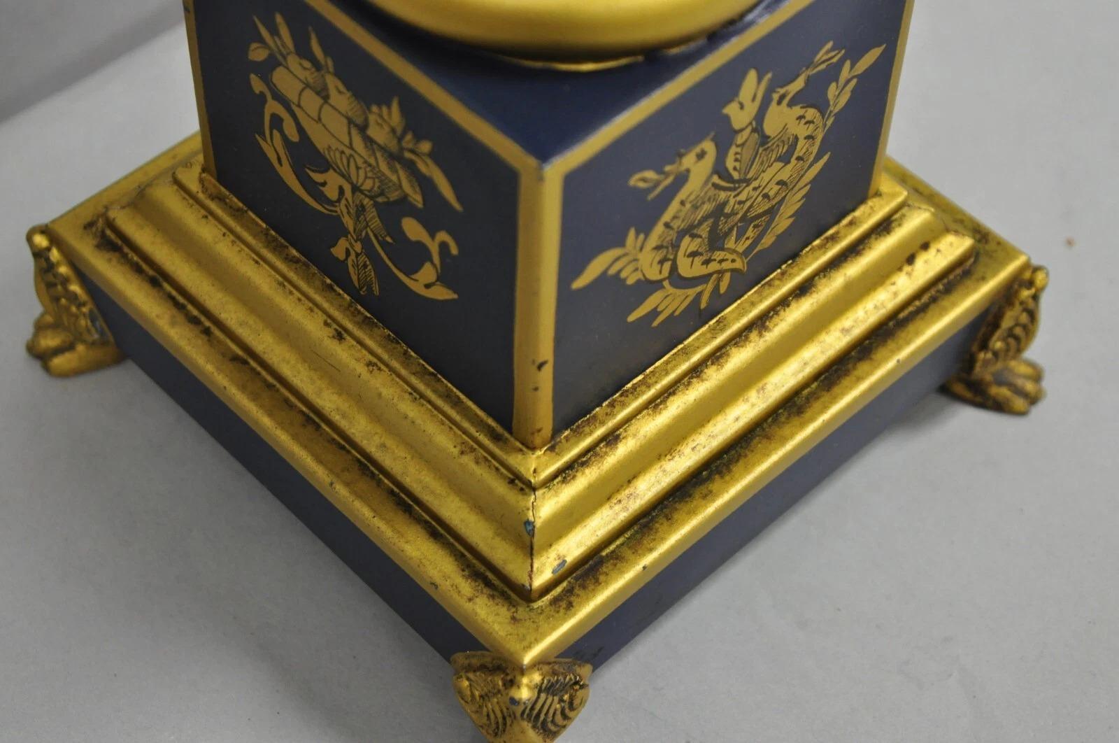 Vintage Französisch Empire Blau Tole Metall Gold Swan gemalt Urne Form Tischlampe im Angebot 4