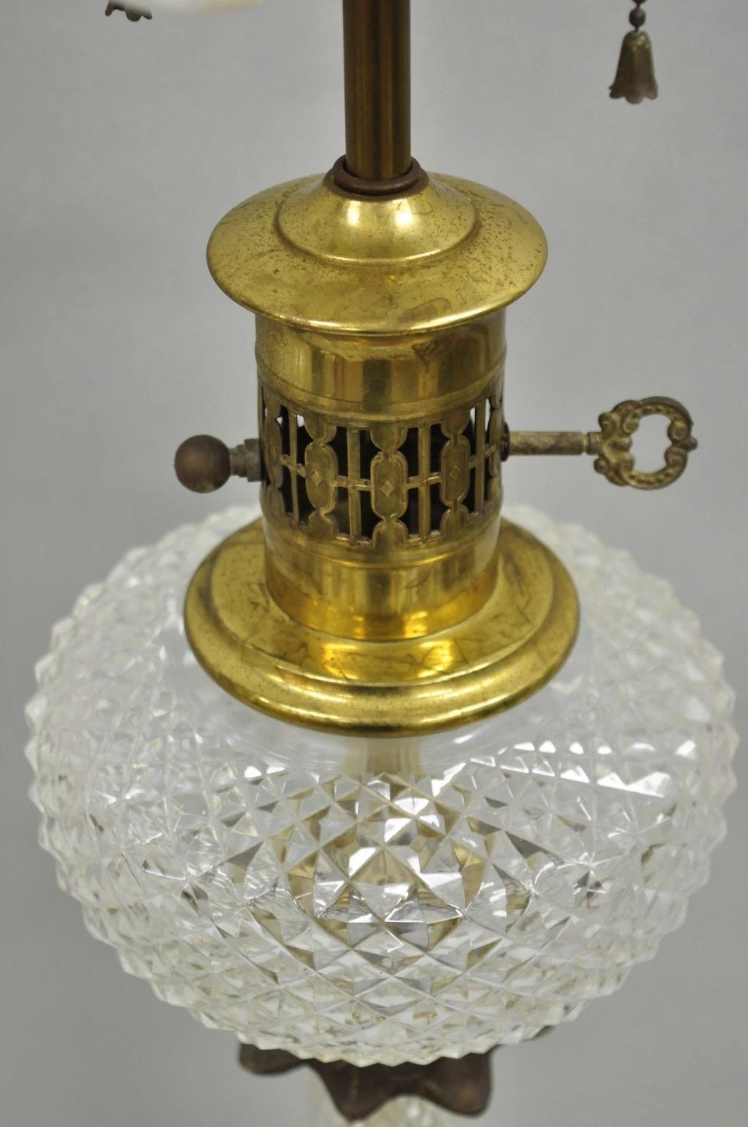 Paire de lampes de table Empire en laiton et cristal à colonne en verre 