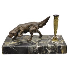 Porte-stylos de bureau en bronze Empire français pour chien de chasse sur socle en marbre