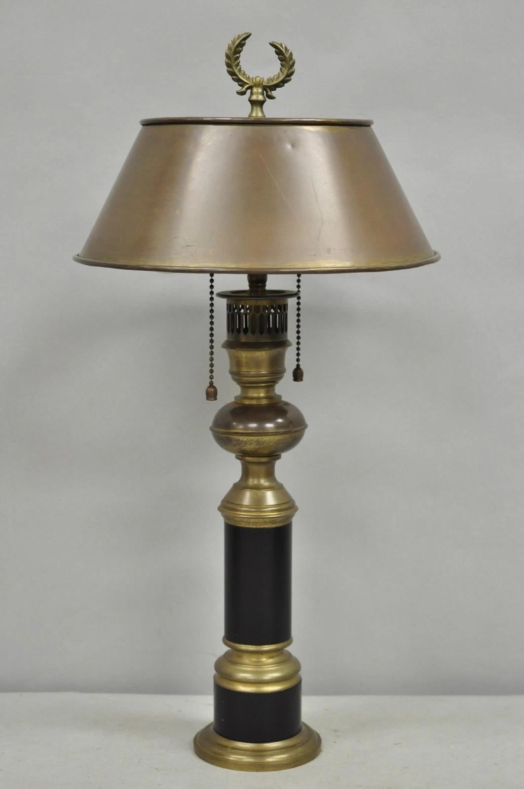 Vintage French Empire Brüniertes Messing Kleine Bouillotte Schwarze Säule Tischlampe im Angebot 5