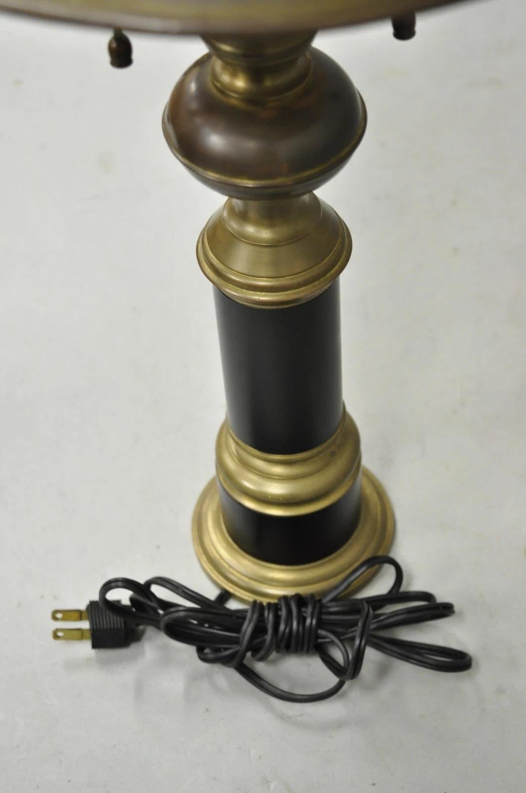 Vintage French Empire Brüniertes Messing Kleine Bouillotte Schwarze Säule Tischlampe im Angebot 4