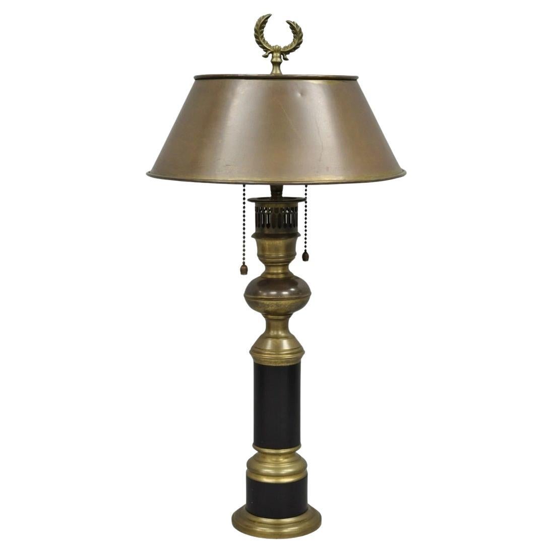 Vintage French Empire Brüniertes Messing Kleine Bouillotte Schwarze Säule Tischlampe im Angebot