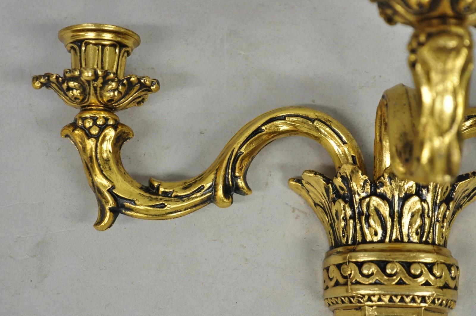 20ième siècle Paire d'appliques murales Empire en métal doré à 3 bras de torche en vente