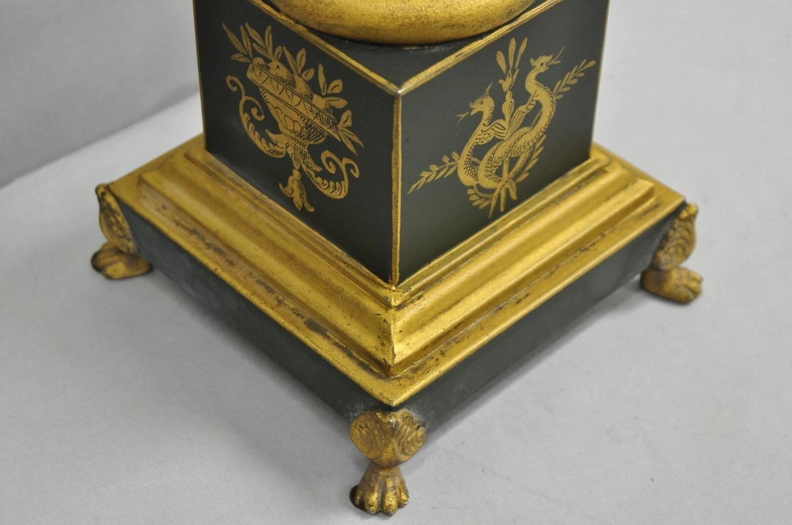 Vintage Französisch Empire Grün Tole Metall Gold Swan gemalt Urne Tischlampe im Angebot 4