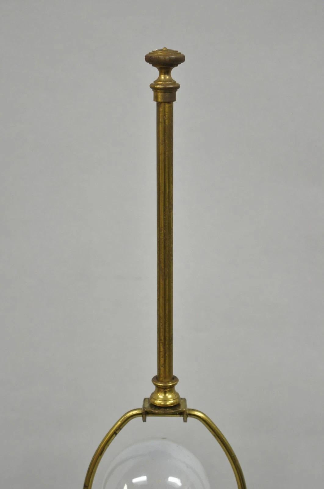 Alabastro Vintage Italian Lamps a colonna in alabastro intagliato - una coppia in vendita