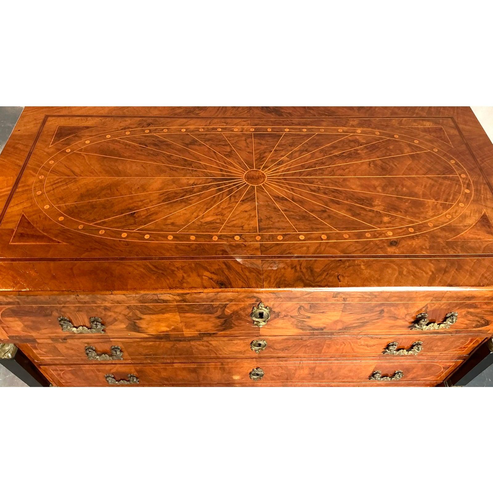 Cassapanca francese impero intarsiata in legno di bava in vendita 2