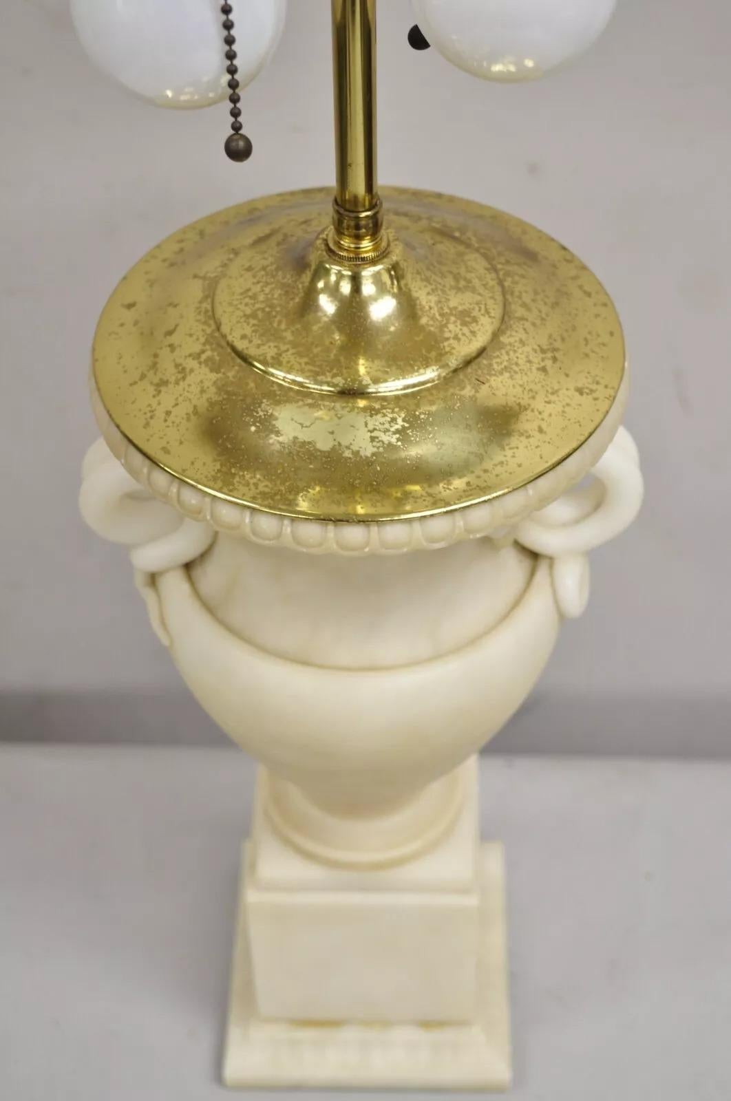 Vintage French Empire Neoclassical Italian Alabaster Marble Urn Table Lamp In condizioni buone in vendita a Philadelphia, PA