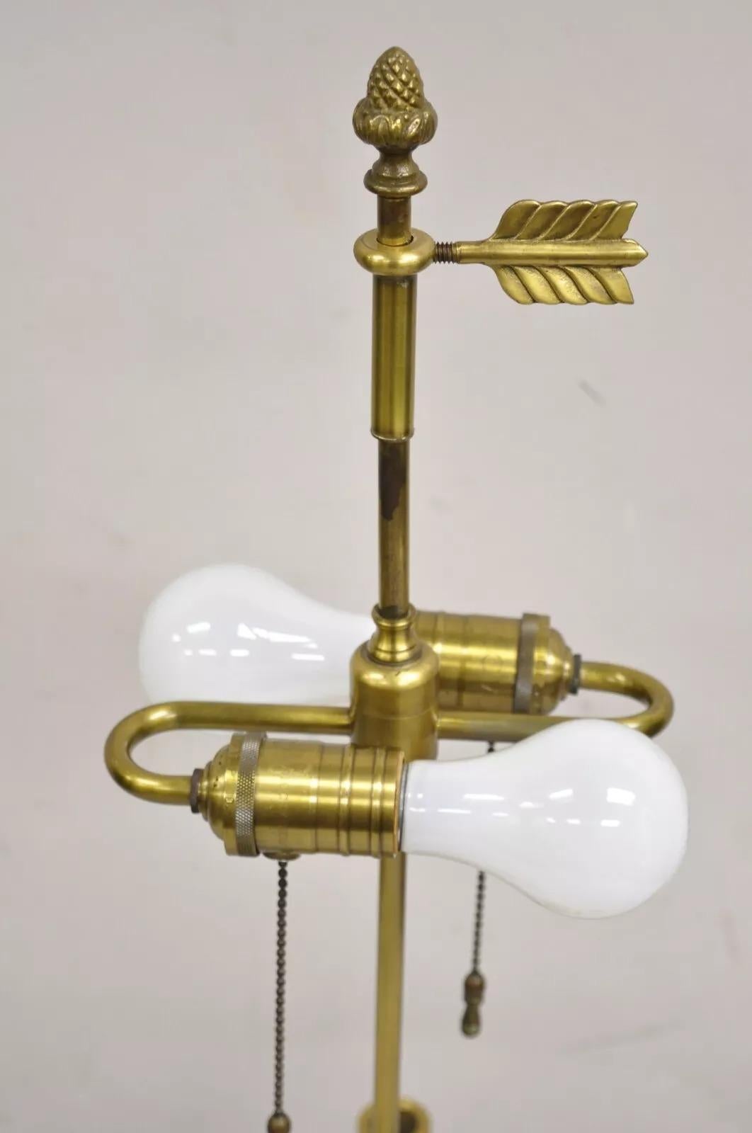 Lampada da scrivania a triplo candelabro Bouillotte in stile Impero Regency francese vintage In condizioni buone in vendita a Philadelphia, PA