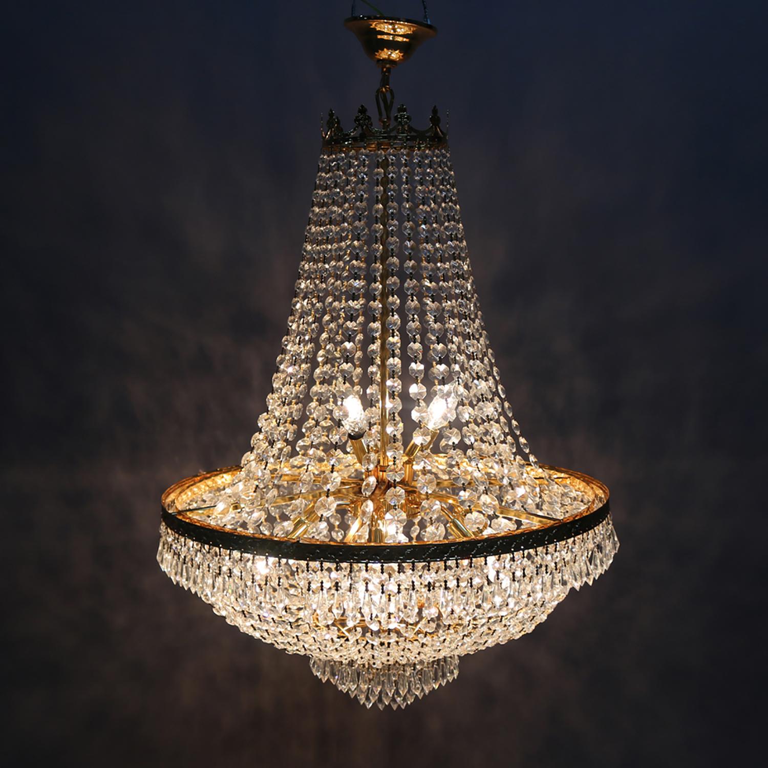 Vintage French Empire Sac a Pearl Crystal and Gilt Metal Chandelier In Good Condition In Big Flats, NY