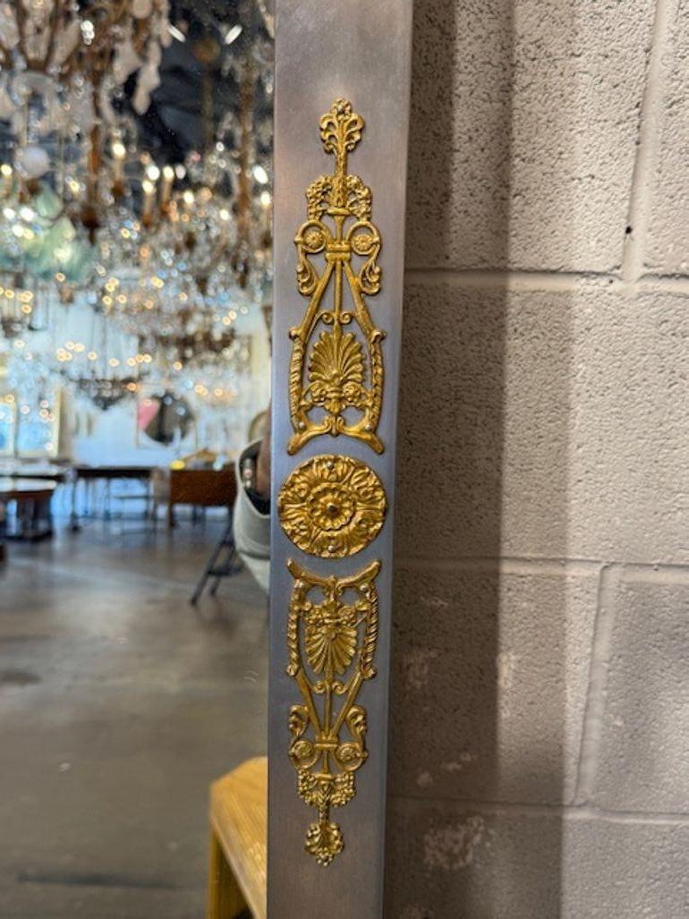 Francese Specchio d'epoca francese Impero in acciaio e ottone in vendita