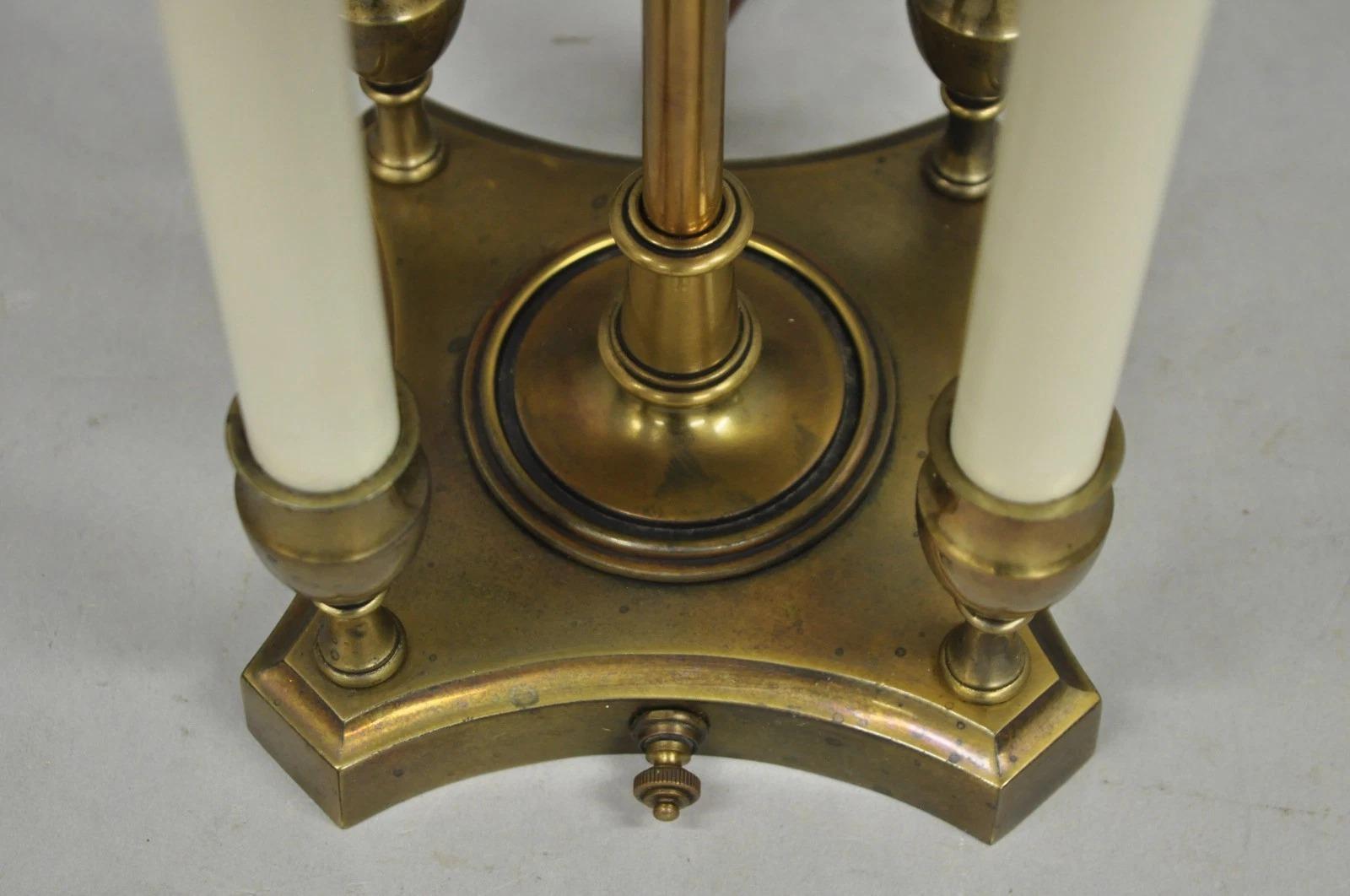 Lámpara de sobremesa Bouillotte de latón estilo Imperio francés vintage en Bueno estado para la venta en Philadelphia, PA
