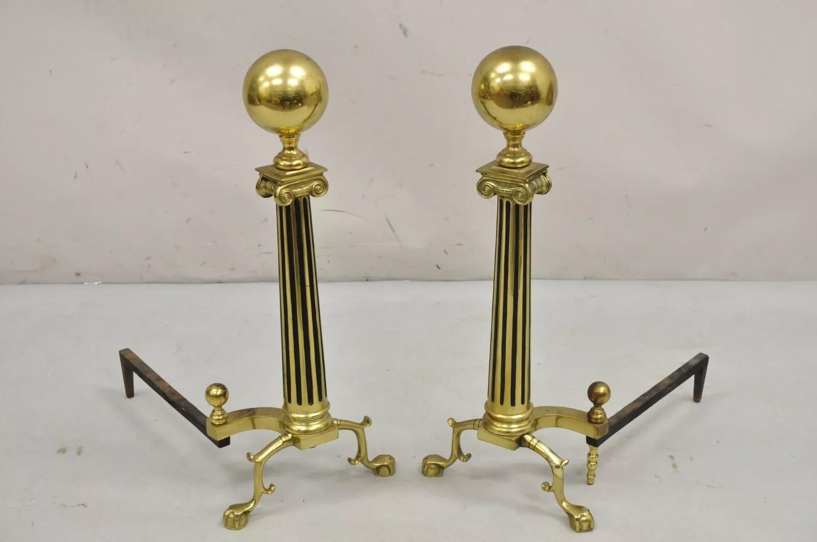 Vintage francese in stile Impero, colonna a palla di cannone in ottone con piede a ramo Andirons in vendita 5