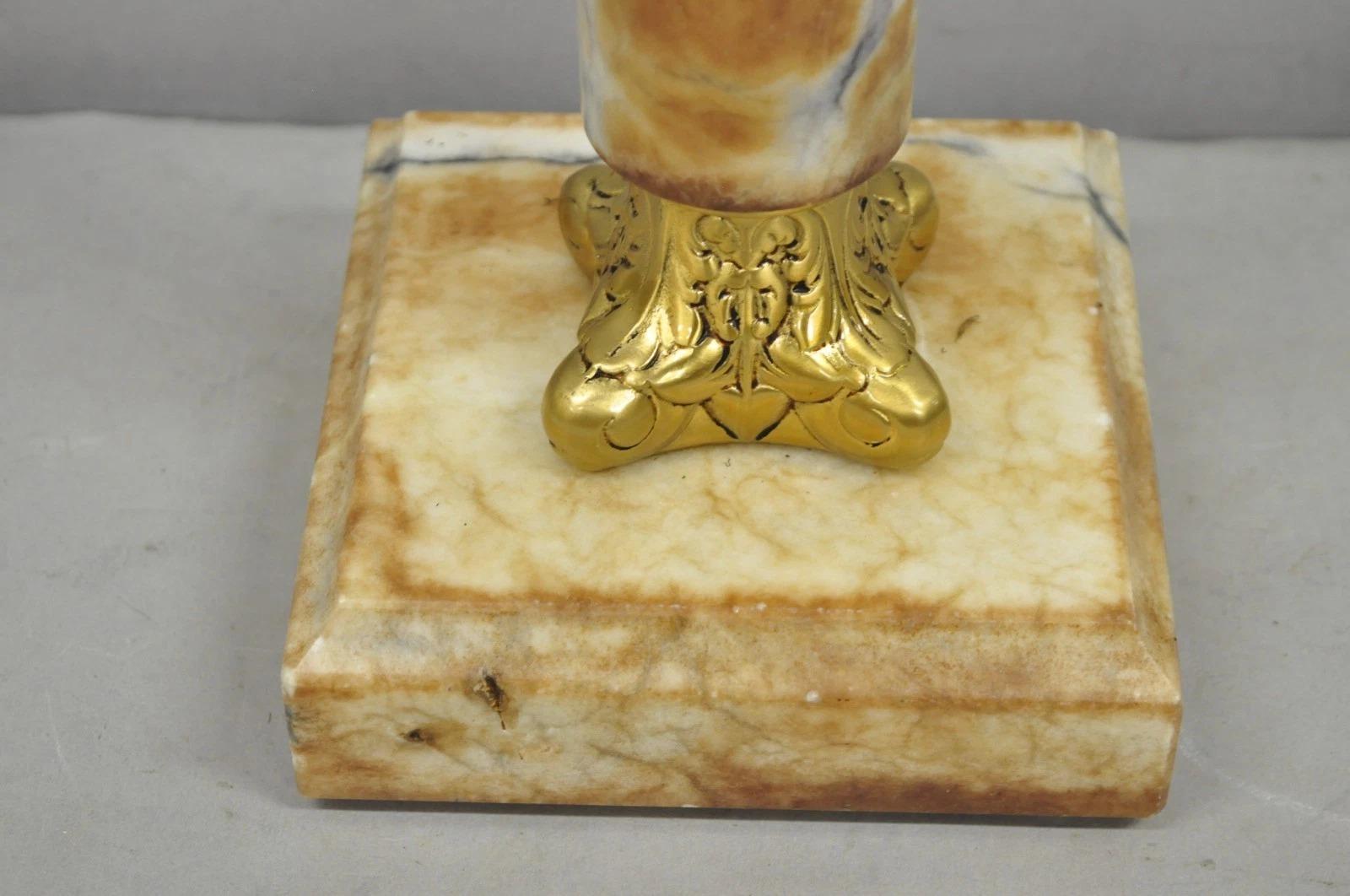 Lampada da tavolo d'epoca in stile impero francese con colonna corinzia in marmo marrone e ottone in vendita 1