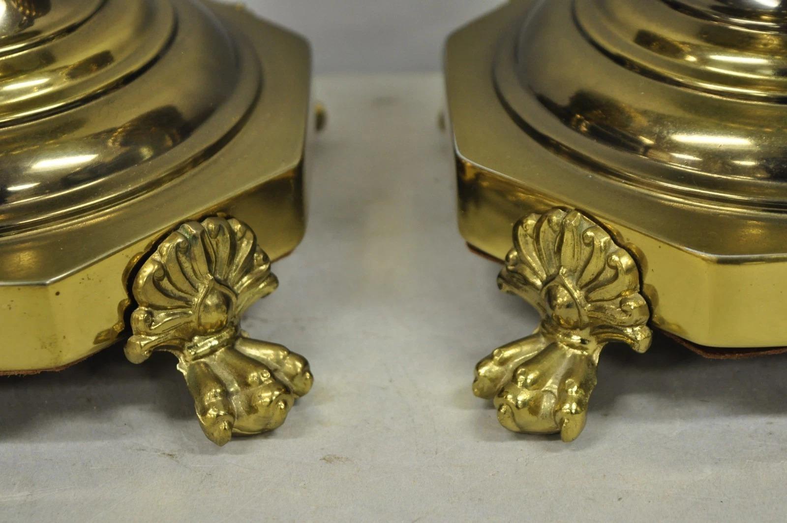 Laiton Paire de lampes de table à colonne en laiton bruni de style Empire en vente