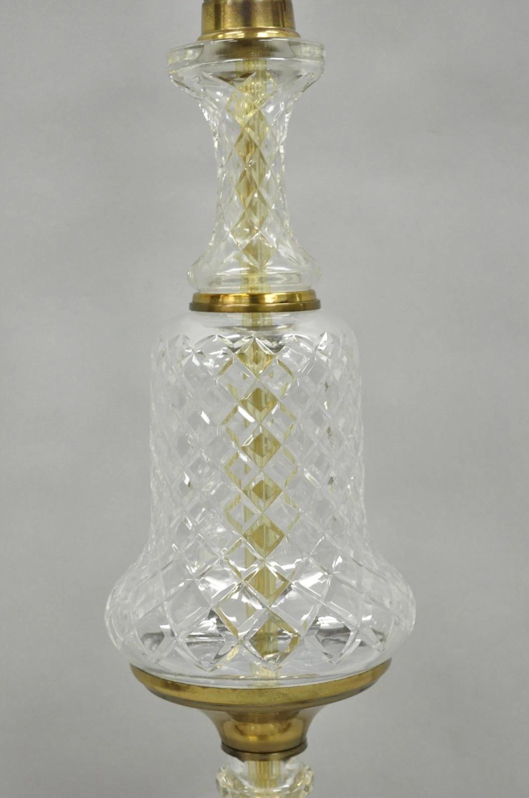 Vintage French Empire Style Crystal Glass Pineapple Column Brass Table Lamp In Good Condition For Sale In Philadelphia, PA