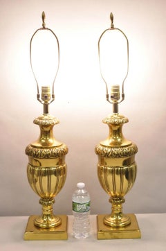 Paire de lampes de table en métal en forme d'urne en laiton doré de style Empire français vintage