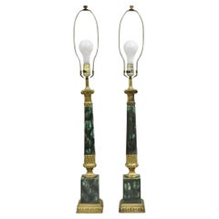 Französische Säulen-Tischlampen aus grün lackiertem Porzellan im Empire-Stil im Vintage-Stil, Paar