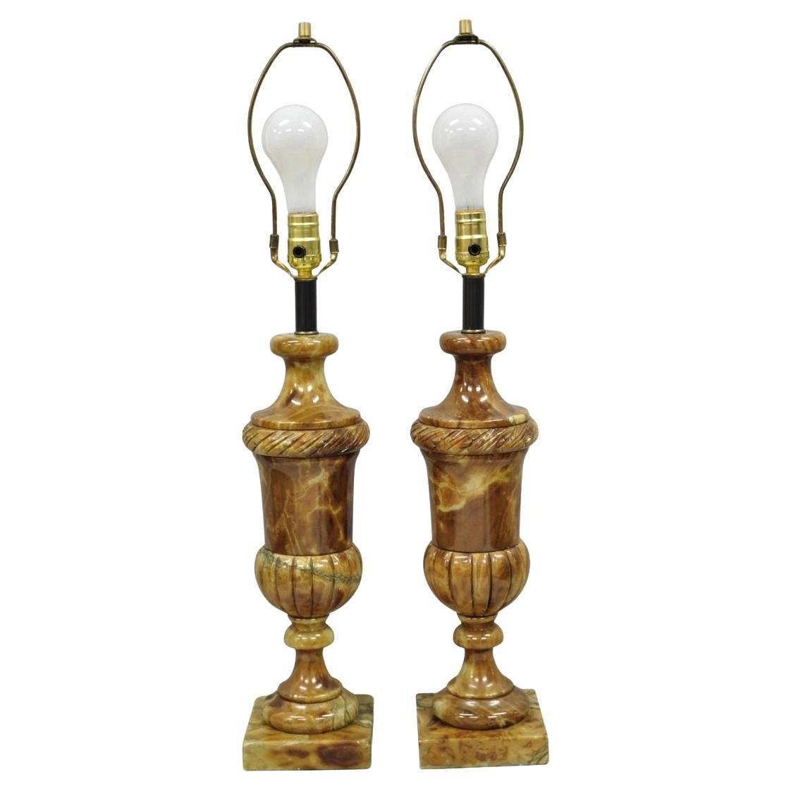 Paire de lampes de table en forme d'urne en marbre brun poli de style Empire français vintage