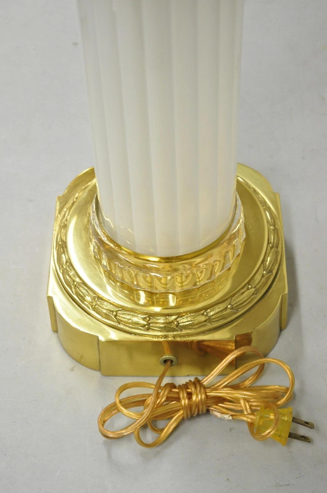 Vintage French Empire Style Ribbed Glass Column Gold Table Lamp Made in Poland en vente 3
