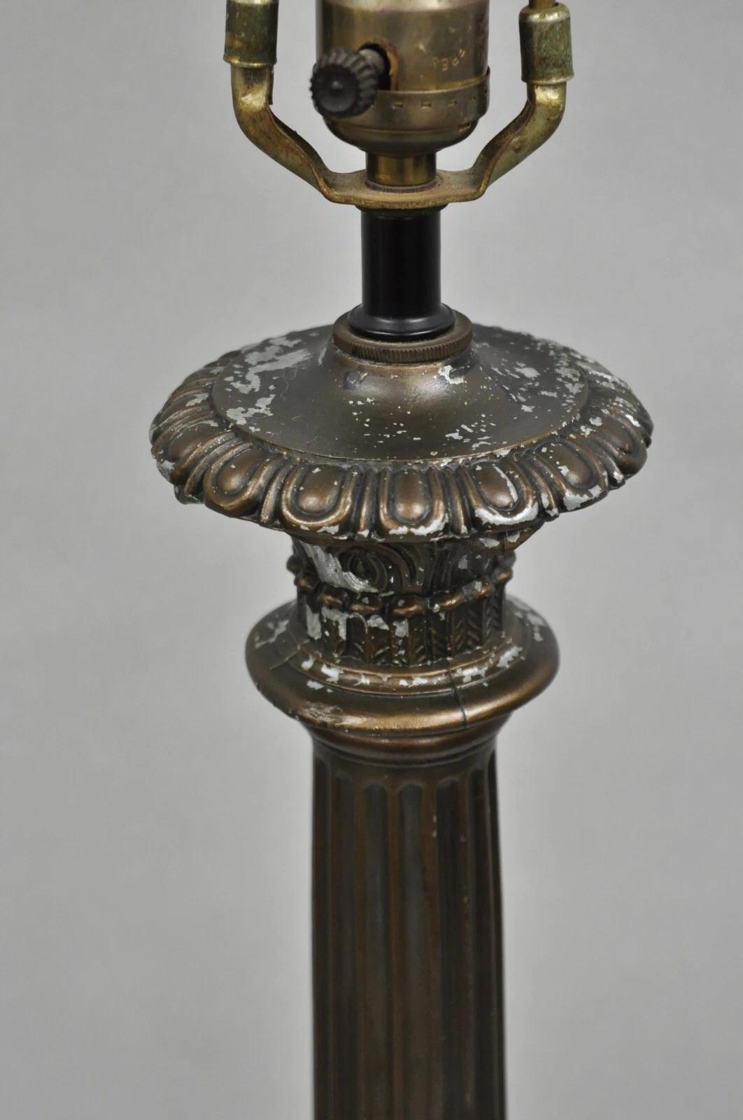 Lampada da tavolo a forma di colonna in metallo con finitura in bronzo, vintage French Empire in vendita 2