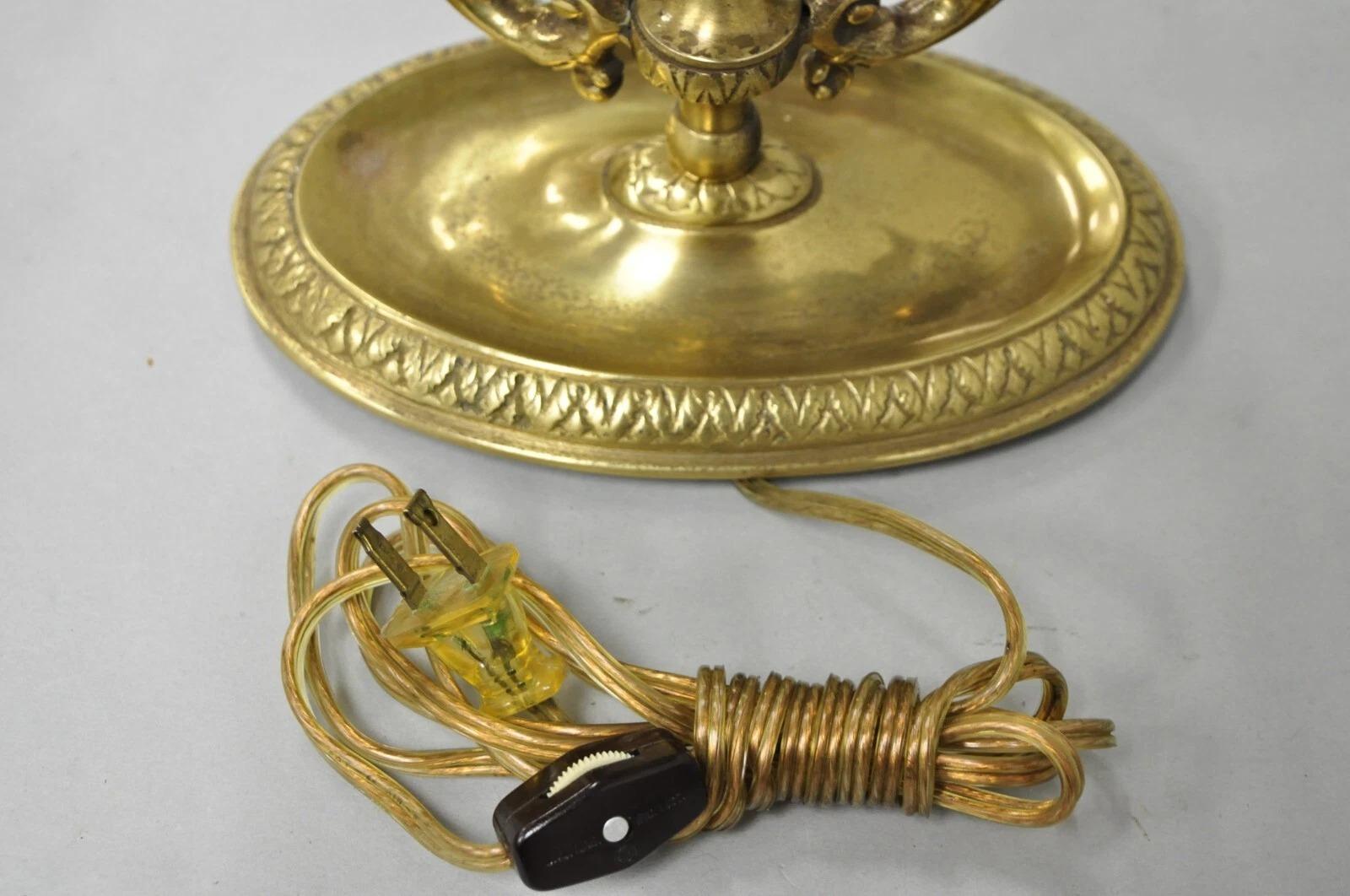 Lampe de bureau Empire en métal à abat-jour ovale, petite bouillotte en laiton en vente 4