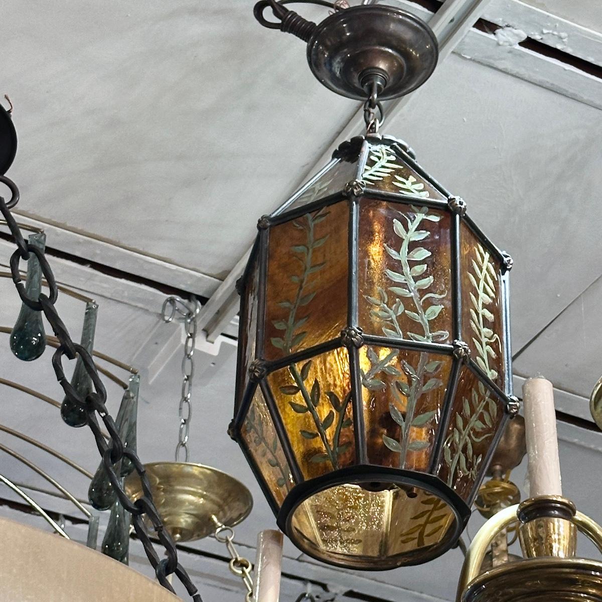 Lanterne émaillée française vintage Bon état - En vente à New York, NY